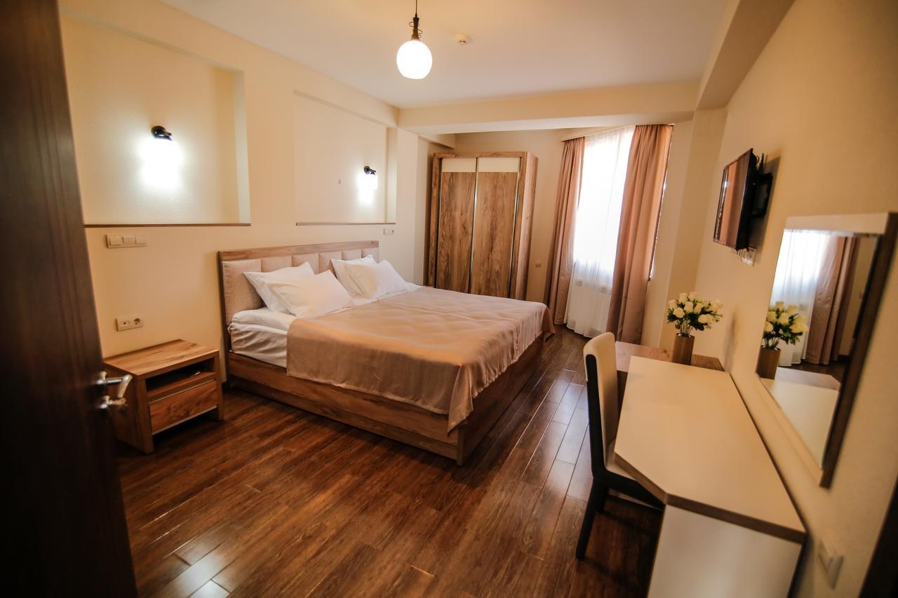 Hills Hotel Tbilisi Bagian luar foto