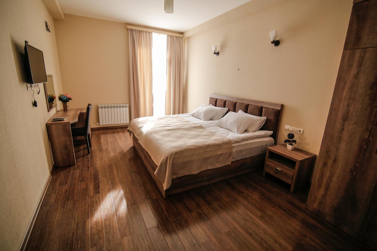 Hills Hotel Tbilisi Bagian luar foto