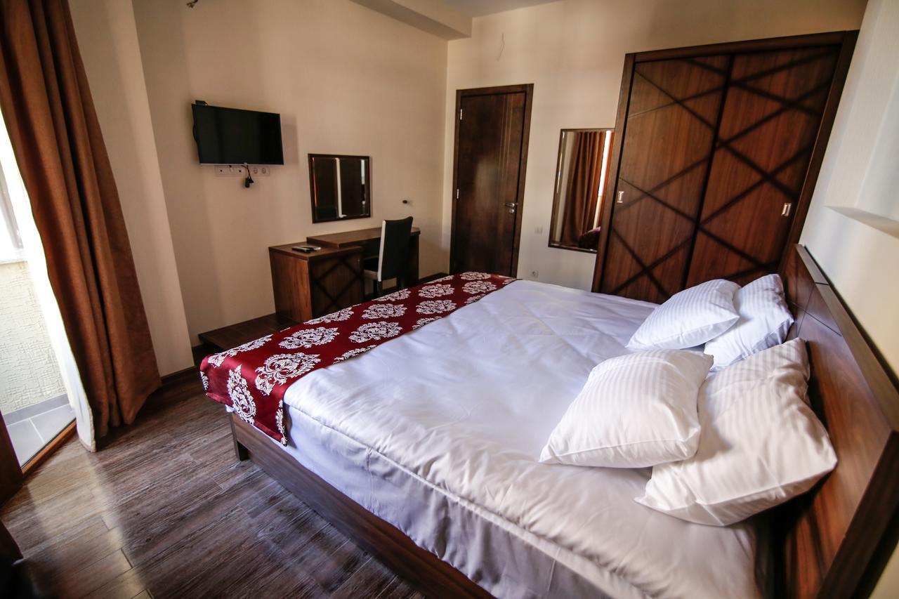 Hills Hotel Tbilisi Bagian luar foto