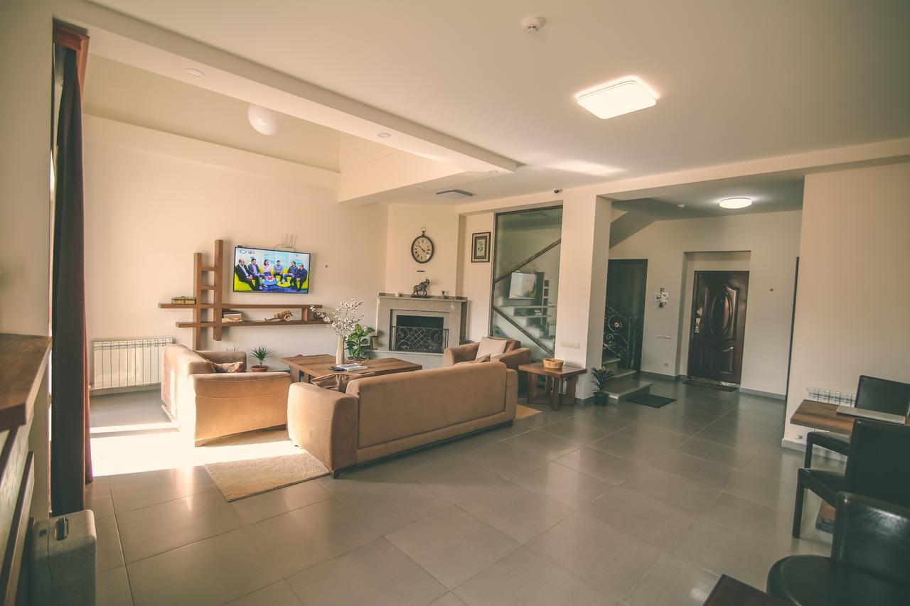 Hills Hotel Tbilisi Bagian luar foto